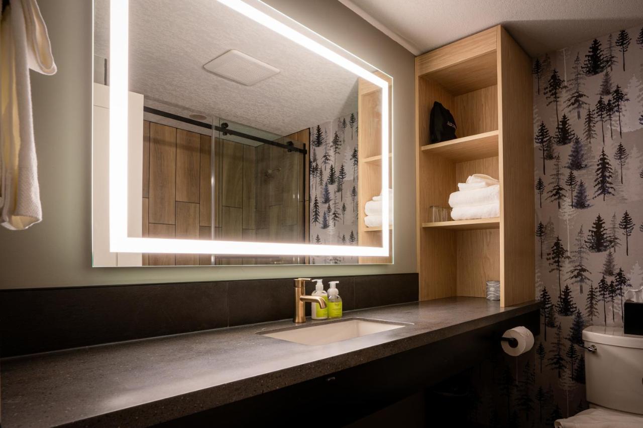 Mtn House By Basecamp Hotel Canmore Luaran gambar