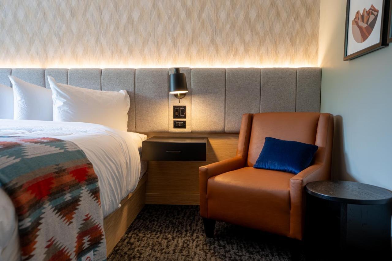 Mtn House By Basecamp Hotel Canmore Luaran gambar
