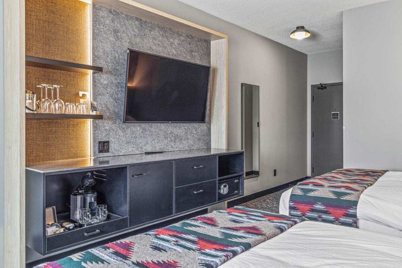 Mtn House By Basecamp Hotel Canmore Luaran gambar