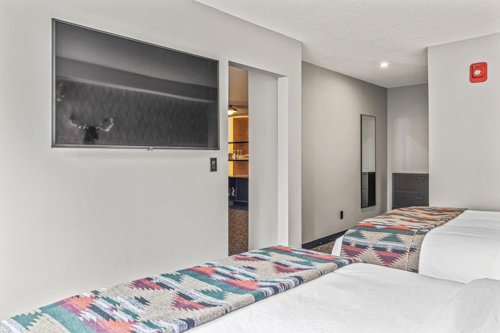 Mtn House By Basecamp Hotel Canmore Luaran gambar