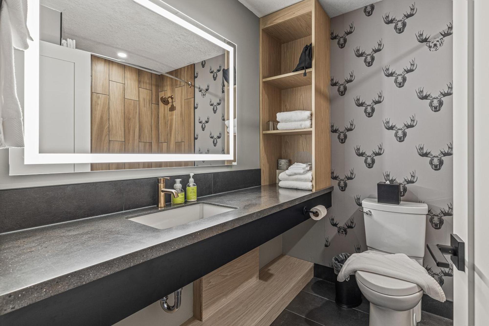 Mtn House By Basecamp Hotel Canmore Luaran gambar
