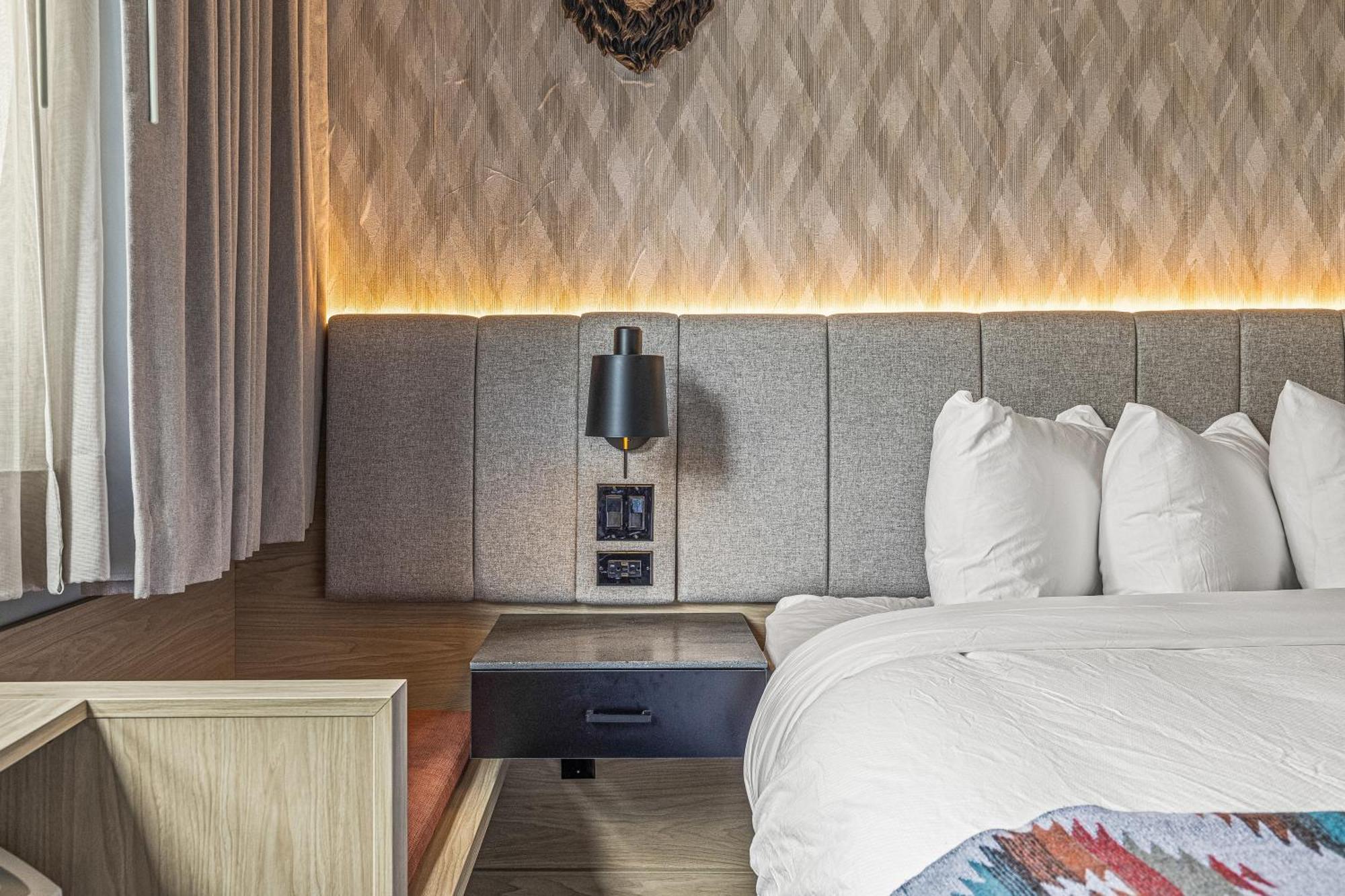 Mtn House By Basecamp Hotel Canmore Luaran gambar
