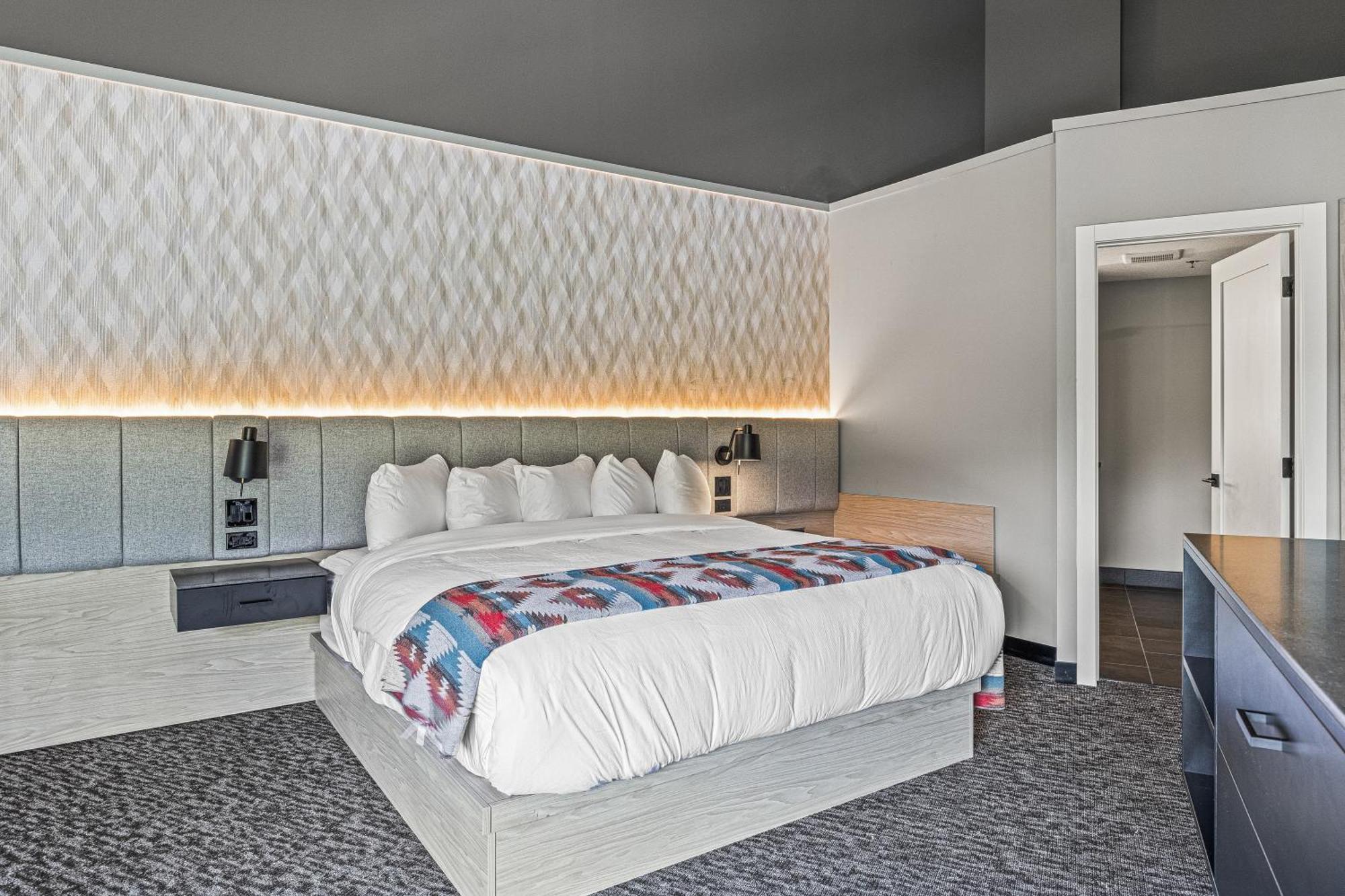 Mtn House By Basecamp Hotel Canmore Luaran gambar